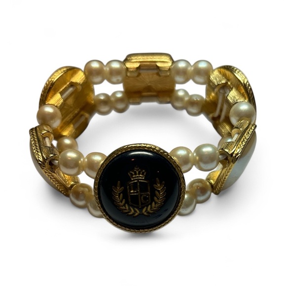 Liz Claiborne Jewelry - Vintage Liz Claiborne Gold Stretch Bracelet with Pearl Accents